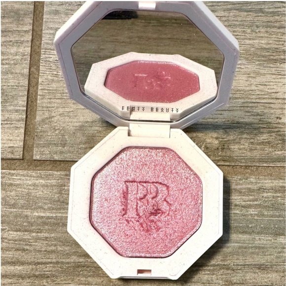 Fenty Beauty "Wattabrat" highlighter - Picture 1 of 5